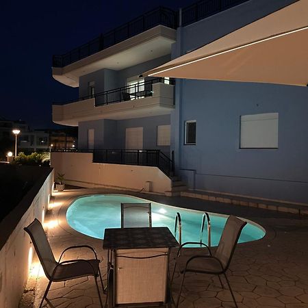White&Blue Luxury Suites เอียลิซอส ภายนอก รูปภาพ