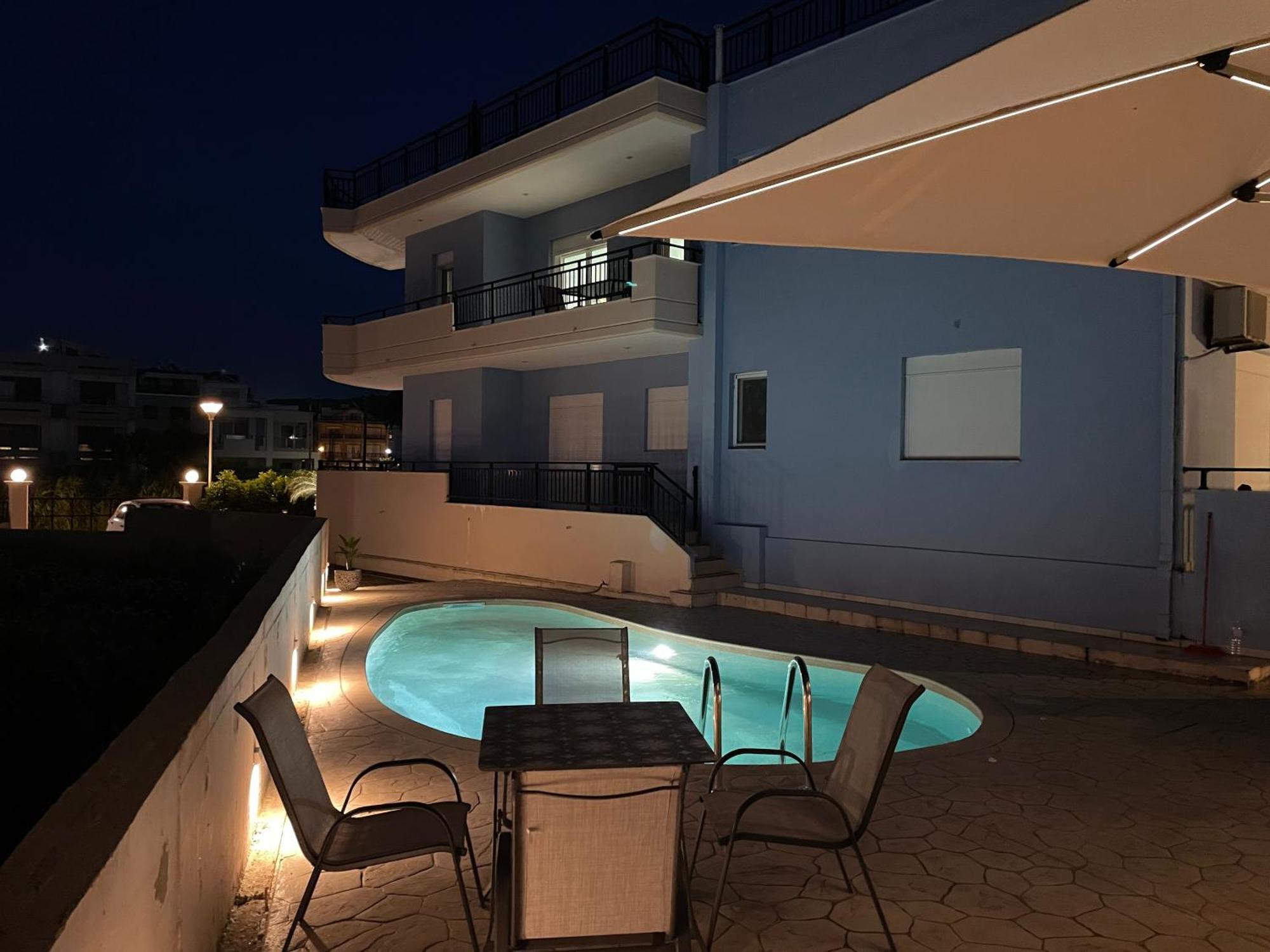 White&Blue Luxury Suites เอียลิซอส ภายนอก รูปภาพ